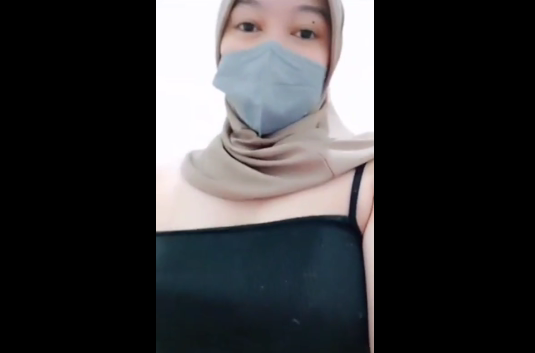 Pesona Baru Hijaber Pakai Tengtop Hitam